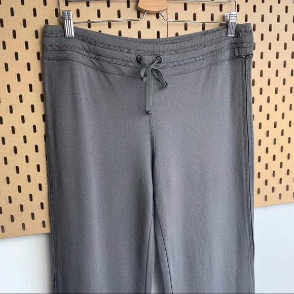 [SOLD] Alo Soft Weekender Lounge Pants Size XL - Picture 2 of 12